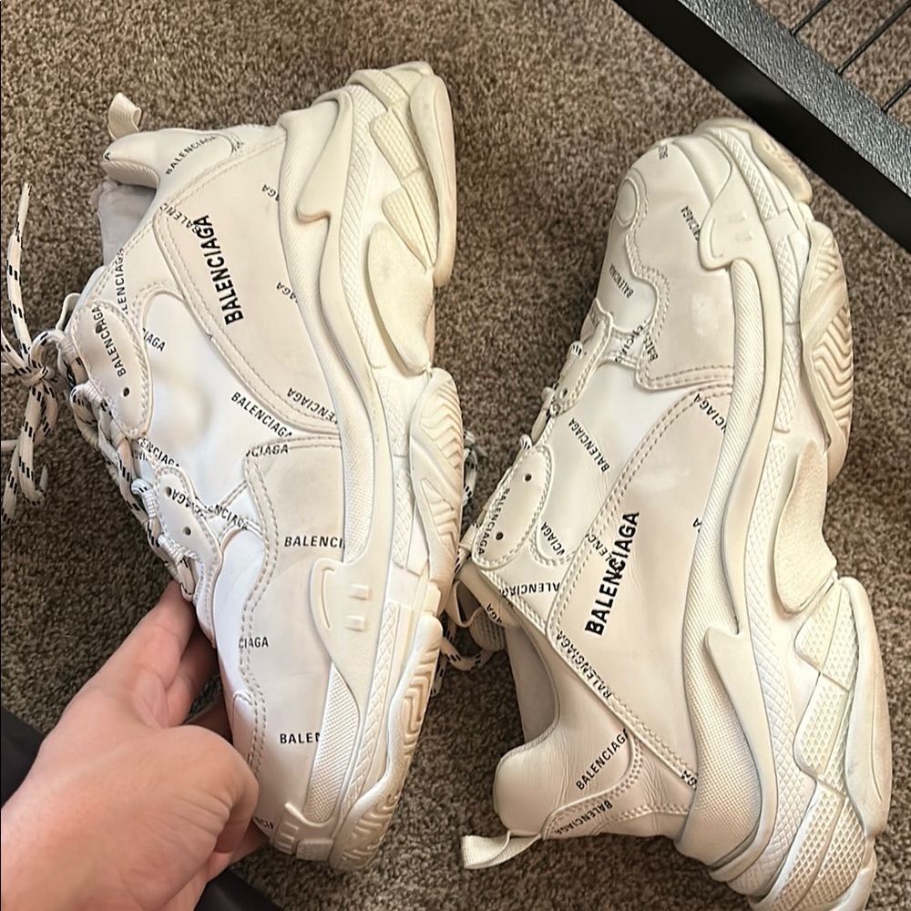 Balenciaga Cream Logo Sneakers - Picture 4 of 5